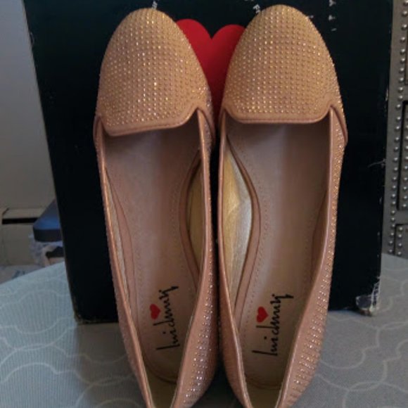 Free w/ the purchase of 2 or more items - Picture 2 of 7